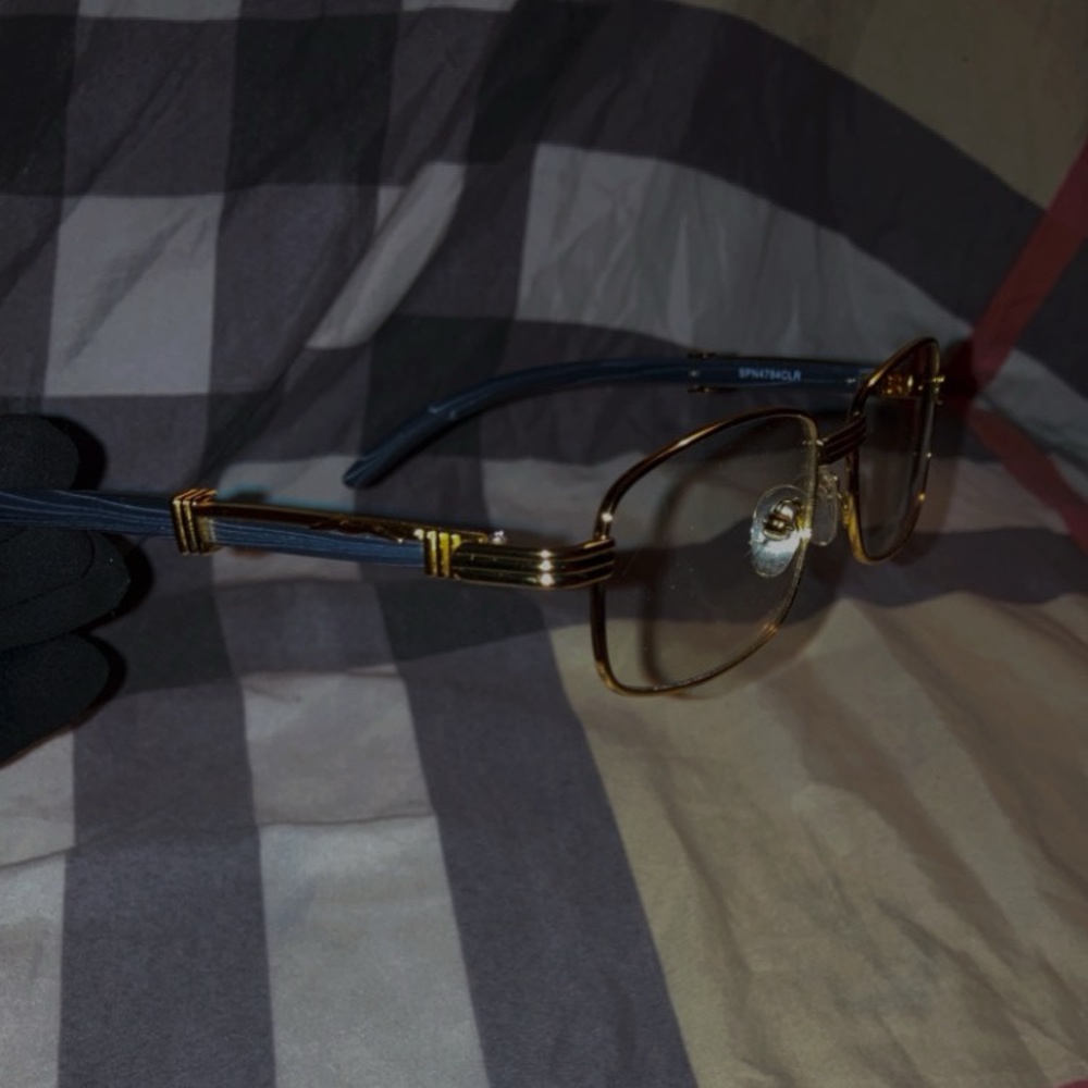 SALE! (NEW) Black / Gold rimmed squared designer luxury glasses. NEW